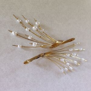 Vintage Pearl and Gold Wheat Sheave Design Brooches Set/2